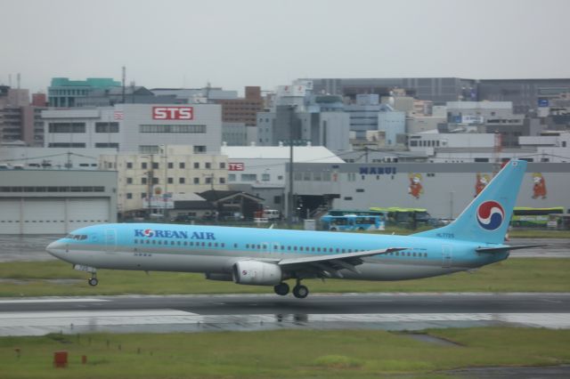 Boeing 737-900 (HL7725)