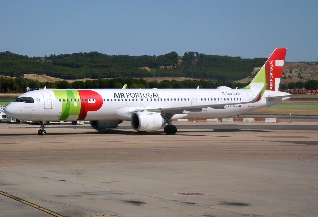 Airbus A321neo (CS-TXL)