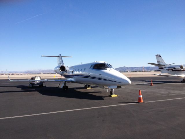 Learjet 55 (N52LJ)