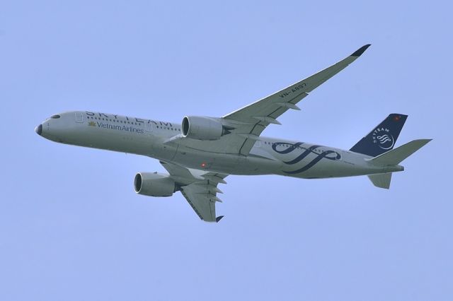 Airbus A350-900 (VN-A887) - Skyteam livery