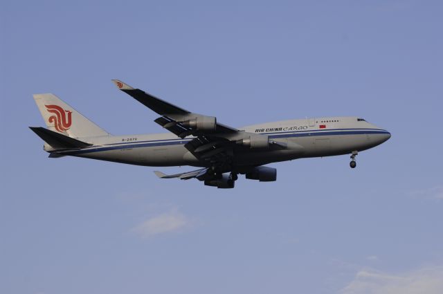 Boeing 747-400 (B-2478) - Final Approach to Narita Intl Airport R/W34L on 2011/4/12