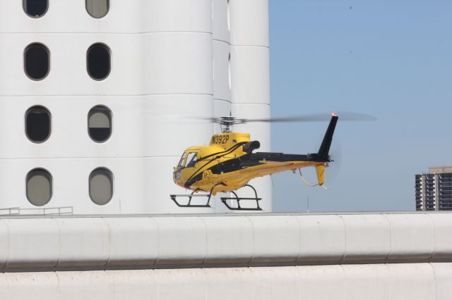 Eurocopter AS-350 AStar (N392P) - PHI Air Medical Leaving Banner University Medical Center in Phoenix, AZ  