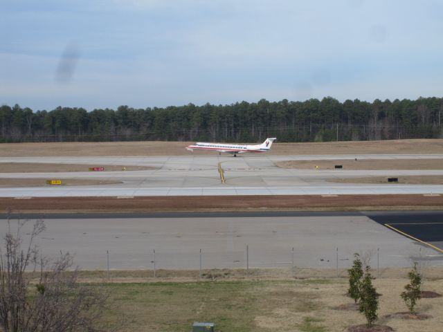 Embraer ERJ-135 (N835AE) - An American Eagle Embraer EMB-135KL (ERJ-140LR) Taking Off at RDU to JFK as American Eagle Flight 4549.