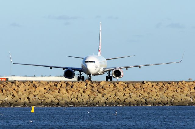 Boeing 737-800 (VH-YIE)