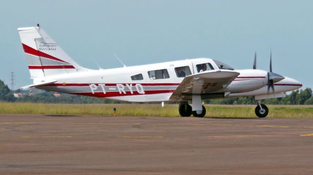 Piper Seneca (PT-RYQ)
