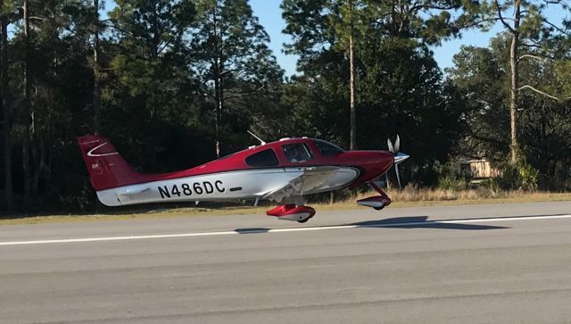 Cirrus SR-22 (N486DC) - Beautiful SR22 departing Spruce Creek 1/16/19