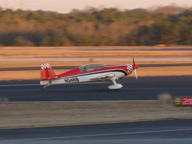 EXTRA EA-300 (N54RB)