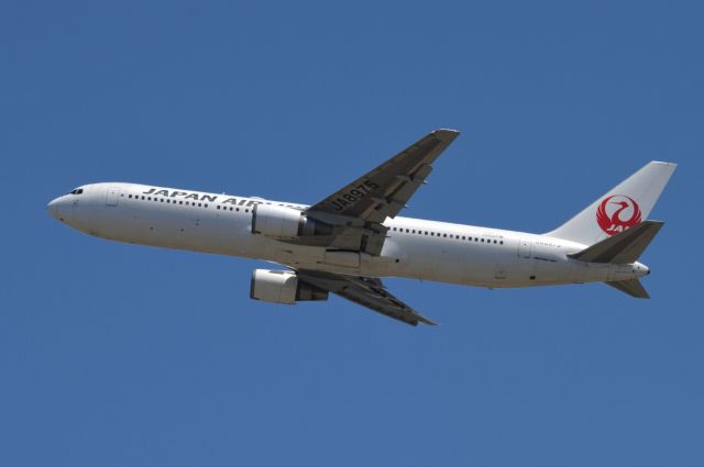 BOEING 767-300 (JA8975) - 2016-05-14