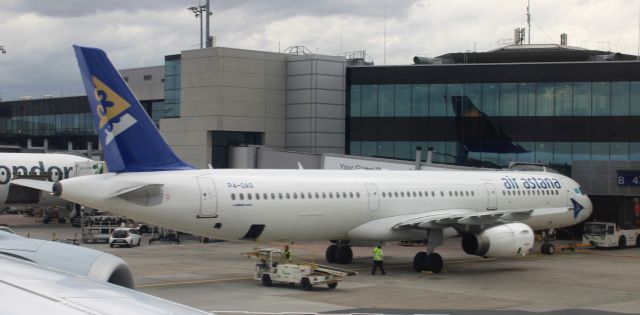 Airbus A321 (P4-OAS)