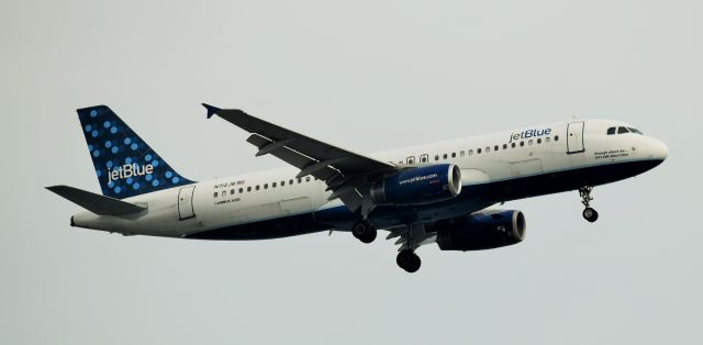 Airbus A320 (N712JB)