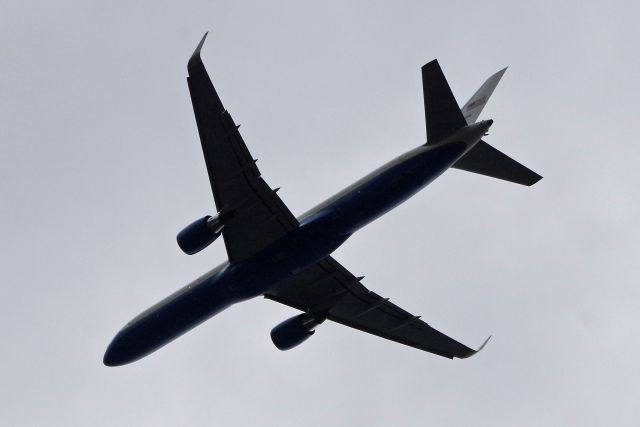 Boeing 757-200 (90015) - FLORHAM PARK, NEW JERSEY, USA-AUGUST 13, 2019: Air Force One, with President Donald Trump on board, is seen taking off from Morristown Municipal Airport's runway 23 on an overcast and rainy day. The President was flying to Pittsburgh, PA. to tour a petrochemicals plant.