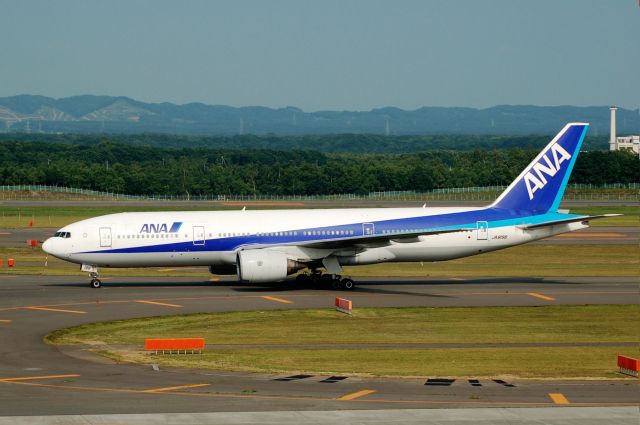 Boeing 777-200 (JA8198) - 2011-07-27