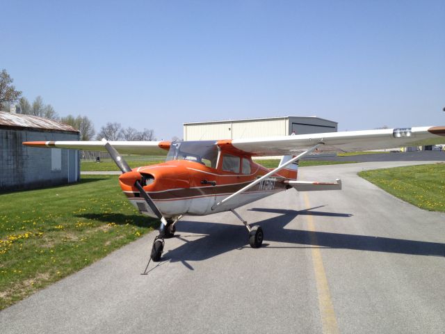 Cessna Skyhawk (N7516T)