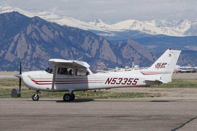 Cessna Skyhawk (N5335S)