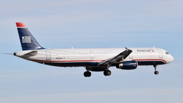 Airbus A321 (N578UW)