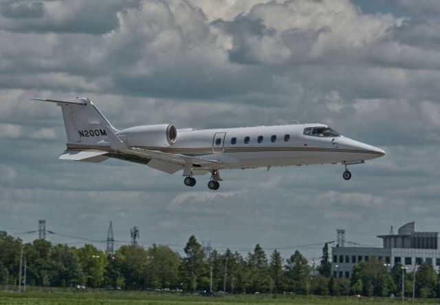 Learjet 60 (N200MT)