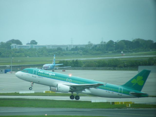 Airbus A320 (EI-DVL)