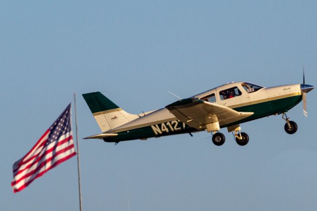 Piper Cherokee (N41270)