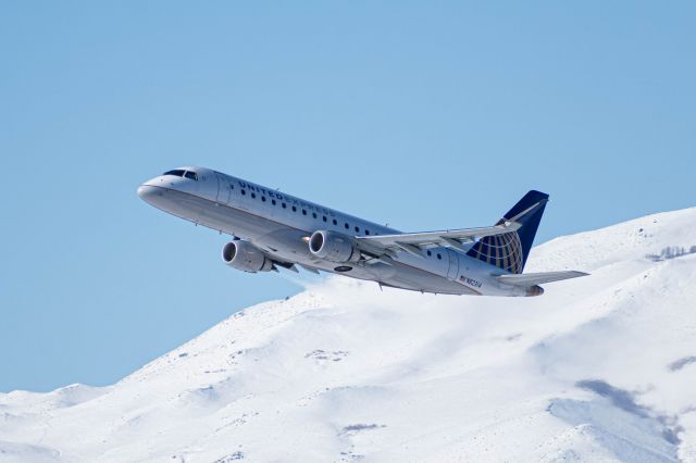 Embraer 175 (N82314)