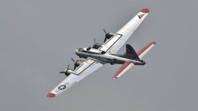 Boeing B-17 Flying Fortress (N3193G) - Yankee Air Museums B-17G "Yankee Lady" at Thunder Over Michigan 2018 - Sunday August 26