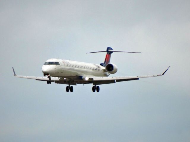 Canadair Regional Jet CRJ-900 (N929XJ)