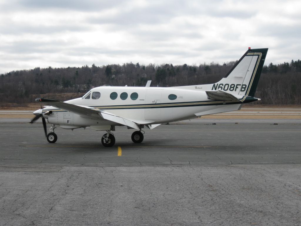 Beechcraft King Air 90 (N608FB) - Bringing an inmate in from Roxboro, NC (KTDF).