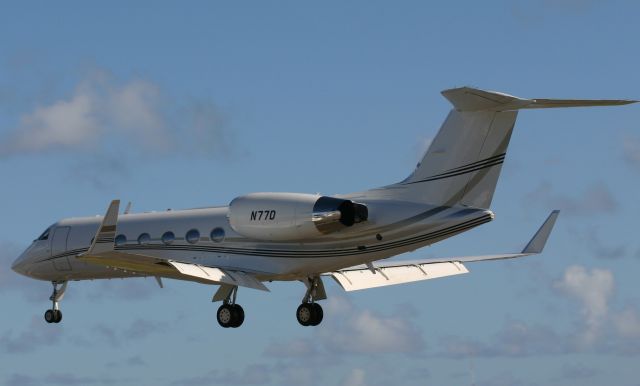 Gulfstream Aerospace Gulfstream IV (N77D)