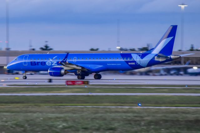 EMBRAER 195 (N140BZ)