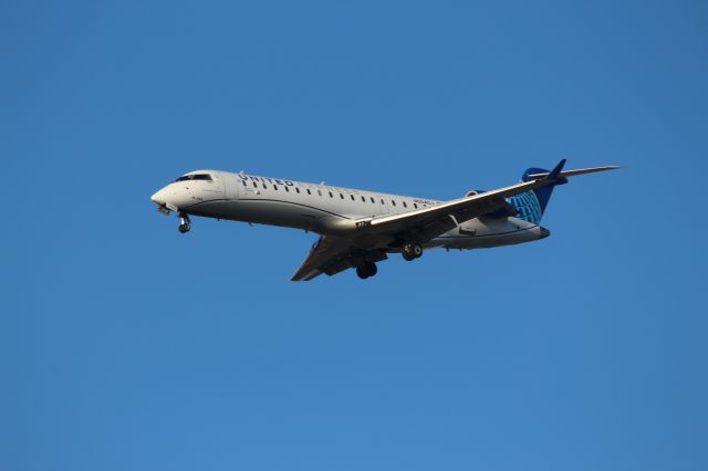 Canadair Regional Jet CRJ-700 (N554GJ) - Landing 28C