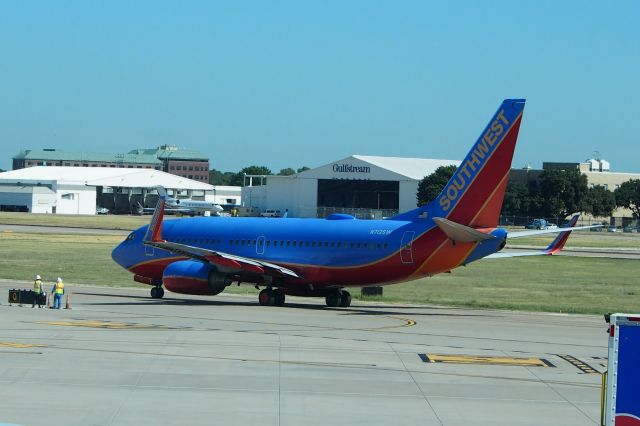 Boeing 737-700 (N712SW)