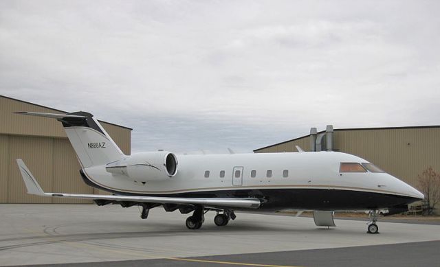 Canadair Challenger (N888AZ)