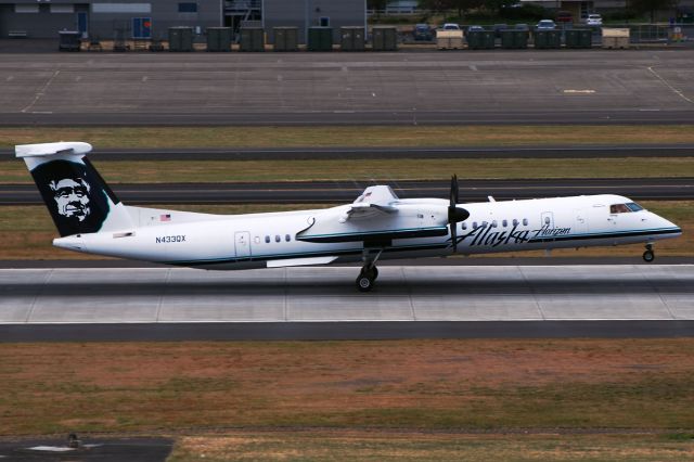 de Havilland Dash 8-400 (N433QX)