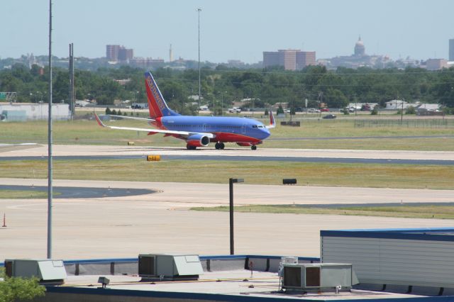 Boeing 737-700 (N245WN)