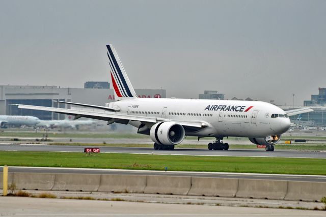 Boeing 777-200 (F-GSPE)