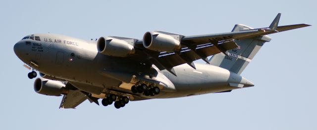 Boeing Globemaster III (N6162) - United States Air Force Boeing C-17 Globemaster III Landing at Portland International Airport