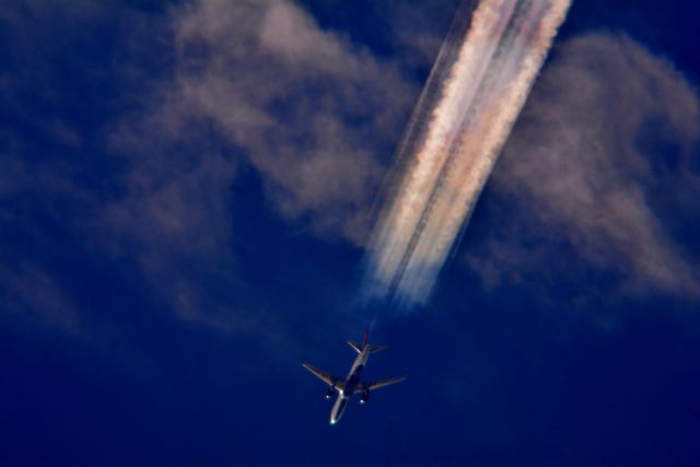 Boeing 757-200 (N665DN) - This is Delta Flight 213 a Boeing 757-2 New York to Salt Lake City passing through some moisture at 35,999 ft. south of Cleveland. 08-24-18.