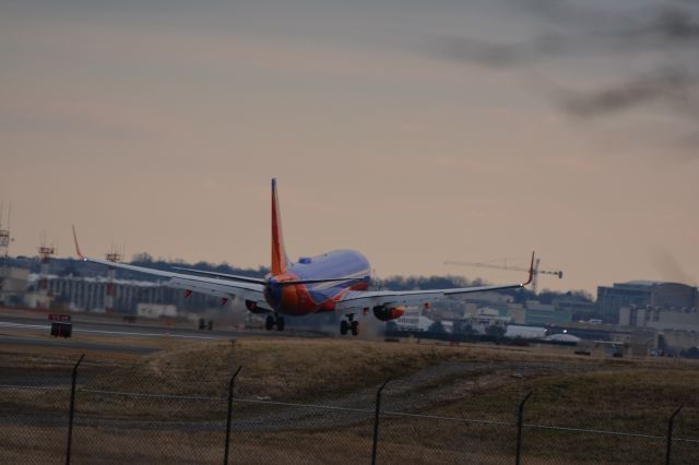 Boeing 737-800 (N8649A)