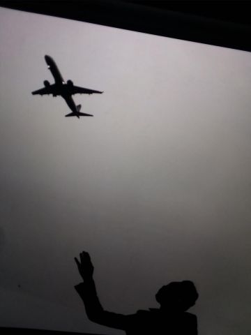 — — - Caught this plane  landing at Laguardia Airport from The Bronx NY