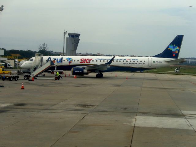 Embraer ERJ-190 (PR-AYL)