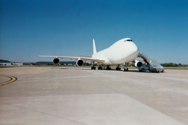 Boeing 747-200 (A6-GDP) - From the Dubai Royal AIr Wing, in Louisville for a horse charter this aircraft was used exclusively for transporting the horses for the Sultan of Dubai.