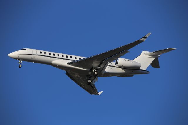 BOMBARDIER BD-700 Global 7500 (N318GB)