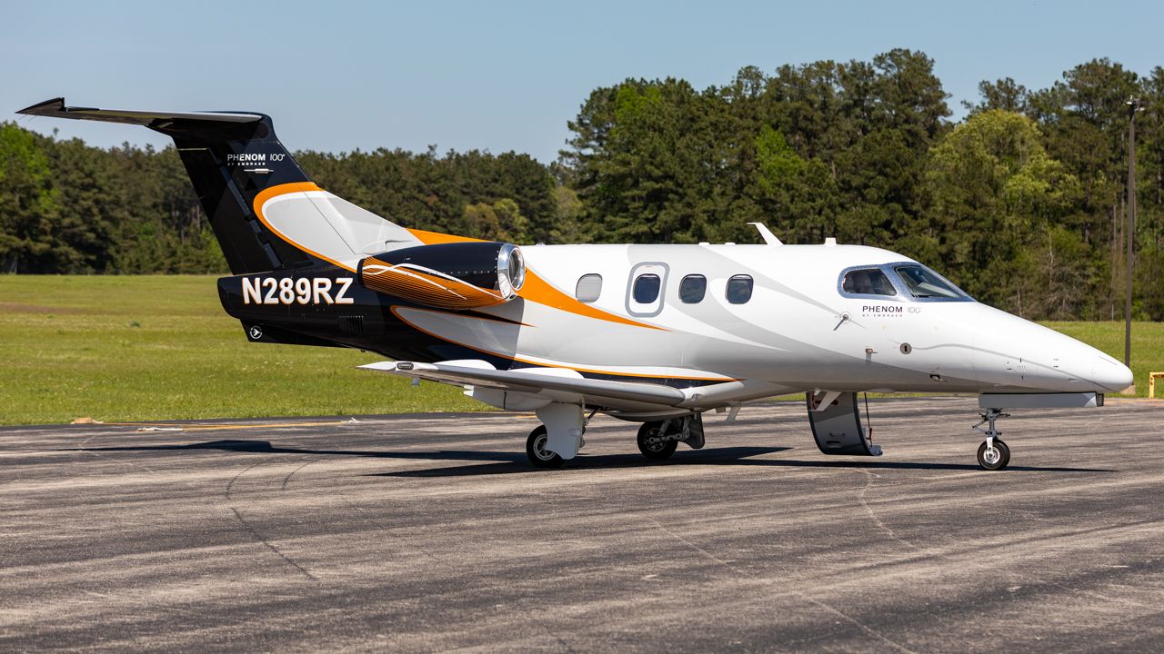 Embraer Phenom 100 (N289RZ)