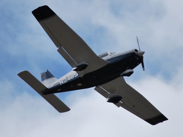— — - HYPOTHETICAL DESTINATION LLC on final for runway 2 - 3/1/13