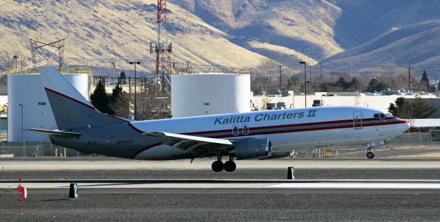 BOEING 737-400 (N732CK) - Arriving from Phoenix.