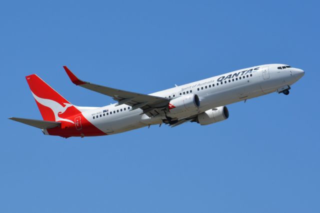 Boeing 737-800 (VH-VZU) - Getting airborne off runway 23 and heading off to another interstate destination. Thursday 6th March 2014.