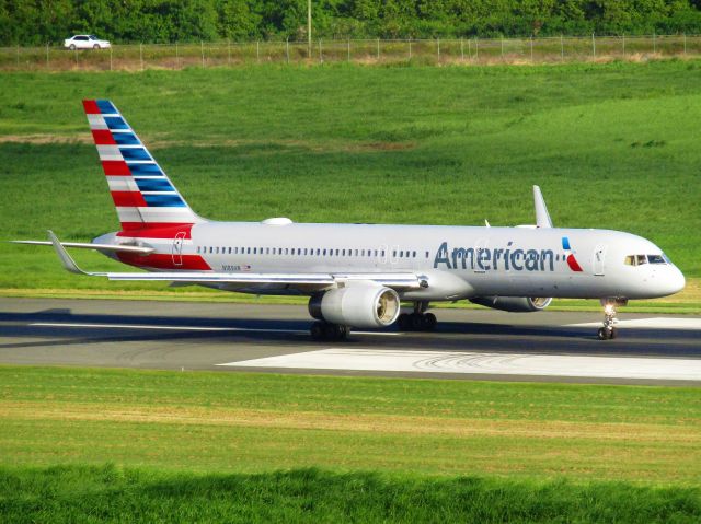 Boeing 757-200 (N189AN)