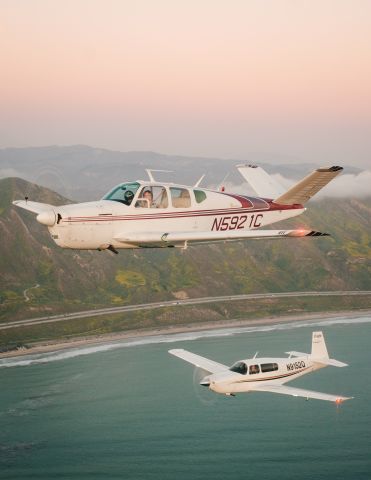 Beechcraft 35 Bonanza (N5921C)