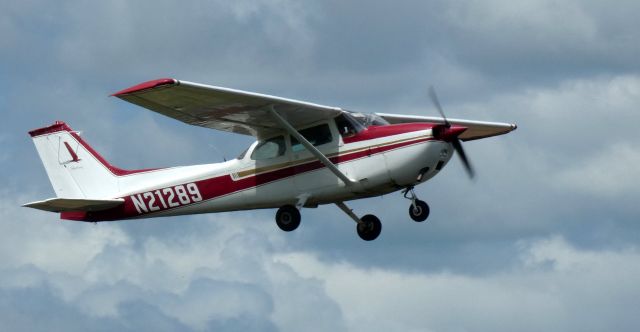 Cessna Skyhawk (N21289) - Shortly after departure is this 1974 Cessna 172M Skyhawk in the Spring of 2024.