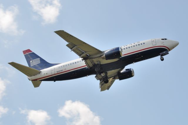 BOEING 737-300 (N531AU)