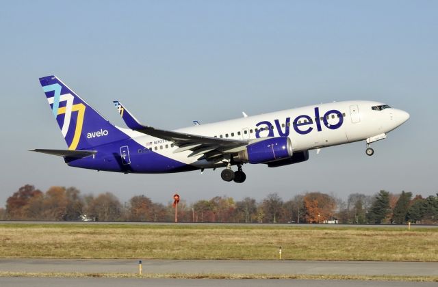 Boeing 737-700 (N707VL)